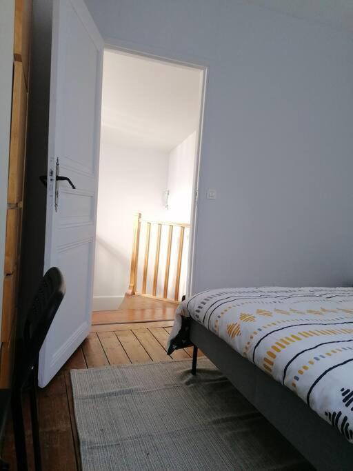 Holiday home Maison Individuelle Au Calme Montreuil (Seine-Saint-Denis)